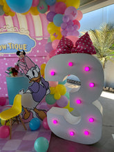 Cargar imagen en el visor de la galería, Minnie Mouse Bow-tique
